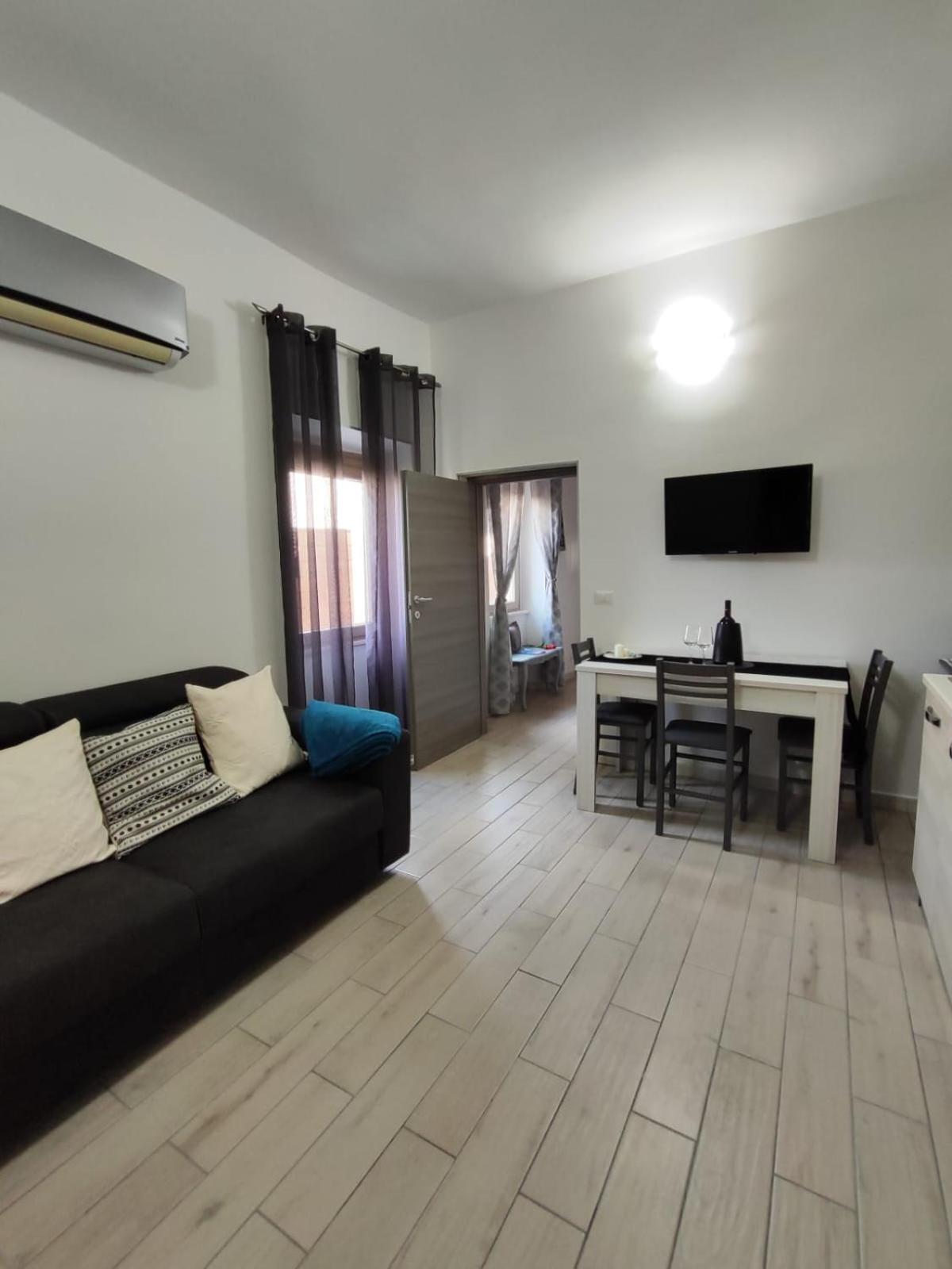 Casa Vacanze Con Giardino I Girasoli - Cin It 09006 - 9 C 2000 R4042- Sorso Exterior photo